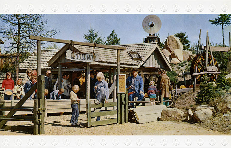 Postcard: Legoredo