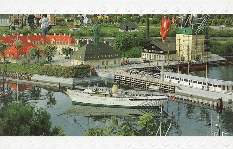 Postcard: Dannebrog