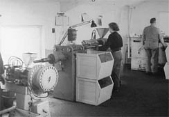 Early Injection Molding, 1950. Click for larger image